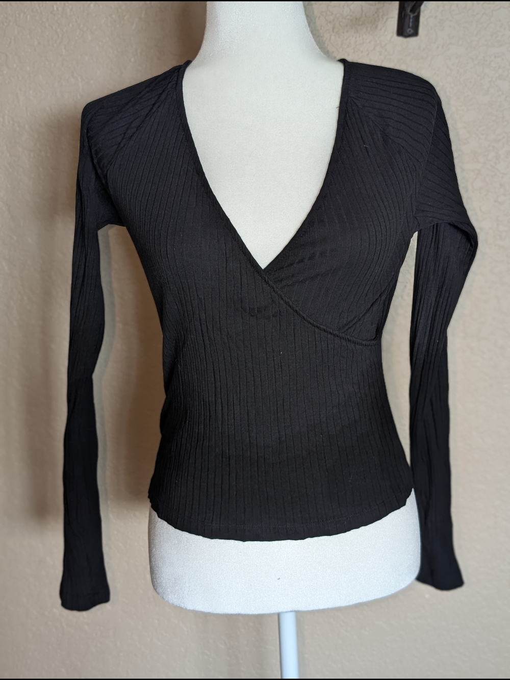 Universal Thread Black Ribbed Wrap V-Neck Long Sleeve Top